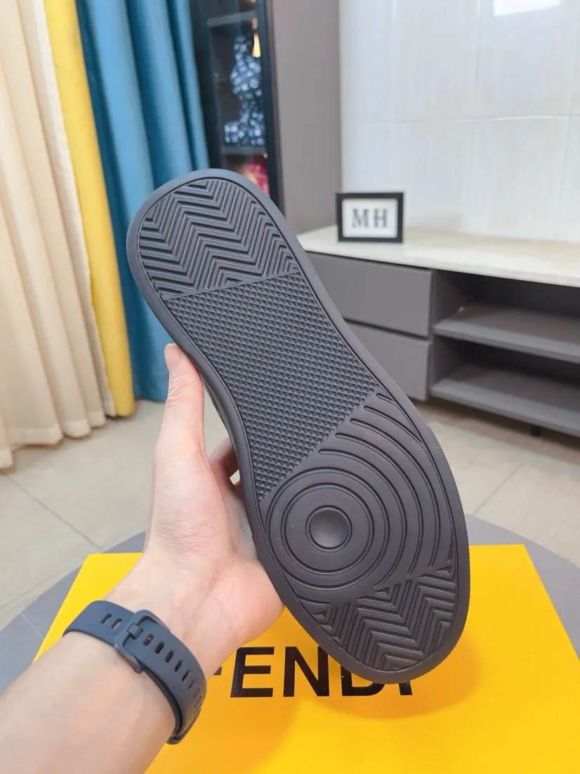 Men's shoes 💰440🌹🌹【fendi Fendi】: 🔝High-end brand of men's shoes: high-top series: official website 1:1 latest masterpiece: the upper is made of brand fabric with imported cowhide technology, ➕🐑made in sheepskin👍, making walking more convenient and comfortable, a stunning work, compared with the official quality, the beautiful 1:1 replica [color]! Create a fashionable personality to set off your uniqueness! A must-have for trendy men! 🔥Size: 38-44.
